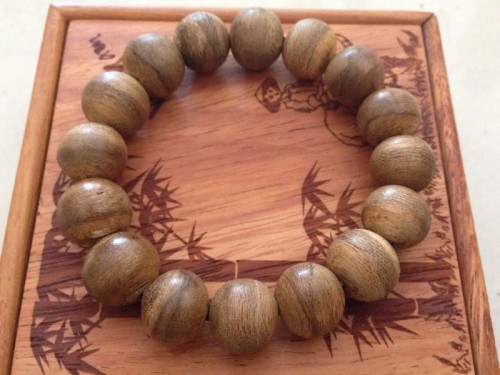 Bán Vòng trầm hương - Chuỗi hạt đeo tay bằng gỗ Trầm Hương cao cấp - Giá hợp lý - 3