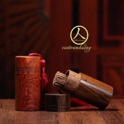 Trầm Hương sánh hút thuốc