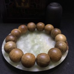 dây đeo tay trầm hương