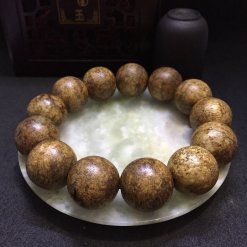 dây đeo tay trầm hương