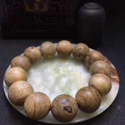 Vòng tay Trầm hương VN1012
