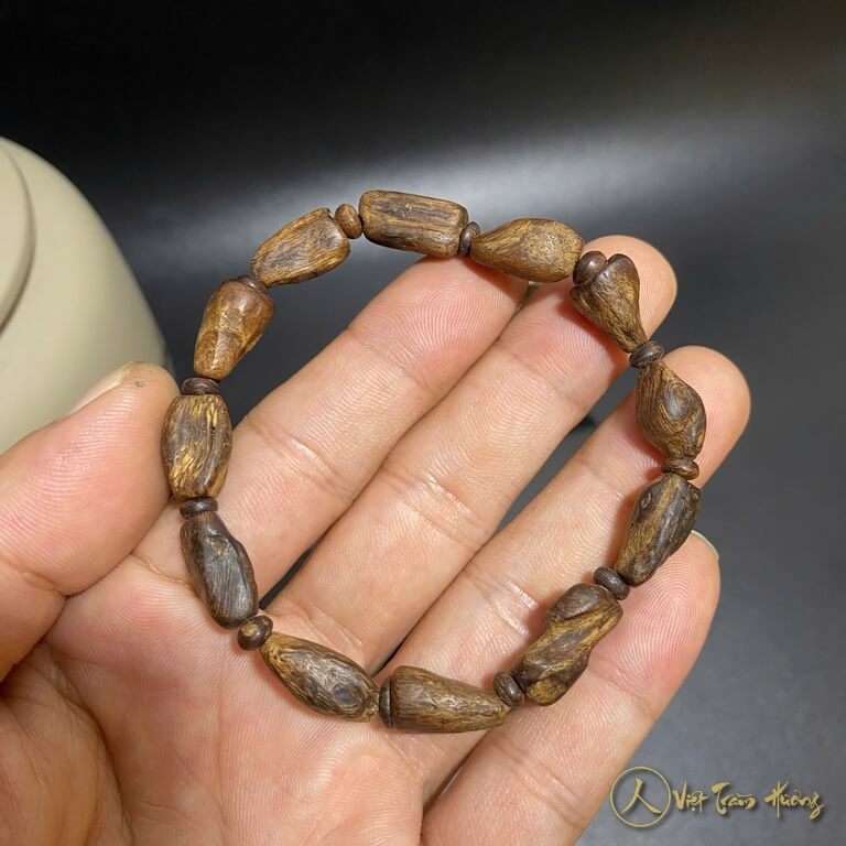 Vòng trầm hương chìm nước CH2942